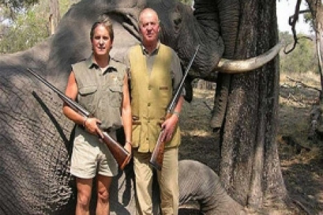 Spain's King Juan Carlos apologies for hunting trip
