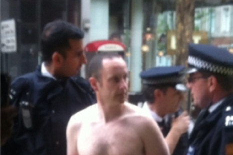 Hostage over in Central London as Police arrest man