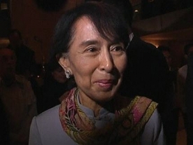 Aung San Suu Kyi Arrives in Geneva