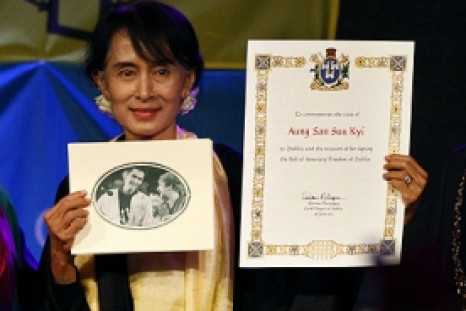 Aung Sang Suu Kyi spends her birthday in Britain