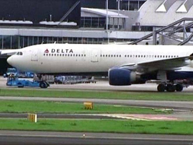 Needles Found in Delta Airlines Food
