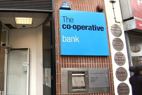 Co-Op Bank to buy 632 Lloyds TSB and C&G branches