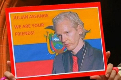‘Anonymous’ targets No 10 Downing Street in support of Julian Assange