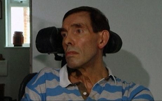 Locked-in syndrome victim Tony Nicklinson dies at home