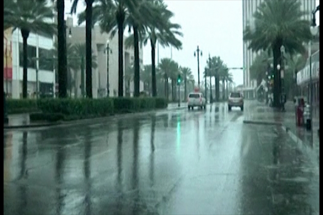 Hurricane Isaac bears down on New Orleans
