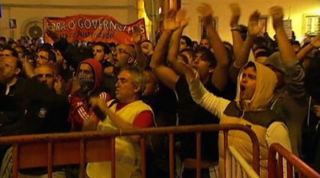 Thousands protest in Portugal over 2013 budget | IBTimes UK
