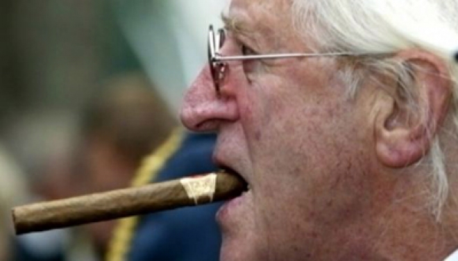 Police to arrest 12 'named' celebrities in Savile investigation