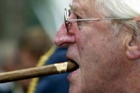 Jimmy Savile: ‘licked young women’s arms‘ on Palace visits