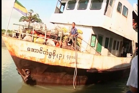 Myanmar: 100 missing after boat capsizes