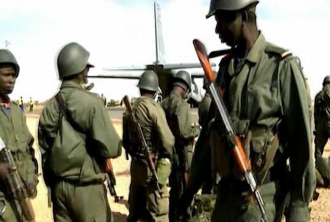 French-led Mali troops surround Timbuktu