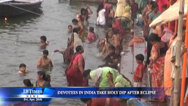 Devotees In India Take Holy Dip In Ganges Ibtimes Uk