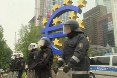 Protesters Surround ECB in Blockupy Movement