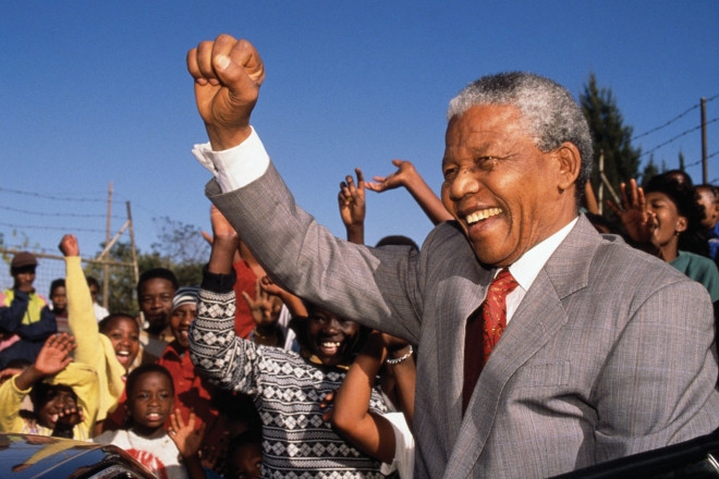 Mandela Continues His Recovery At Home