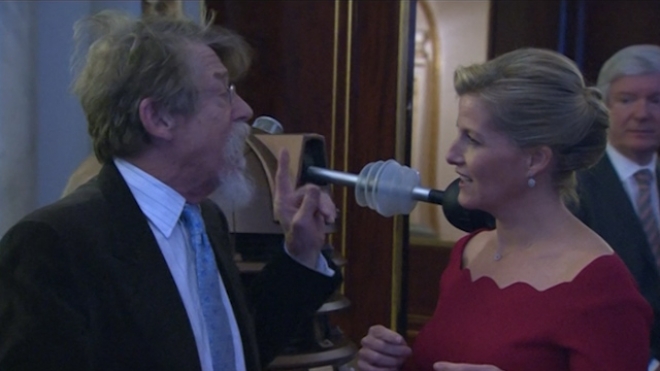 Doctor Who Finally Arrives At Buckingham Palace