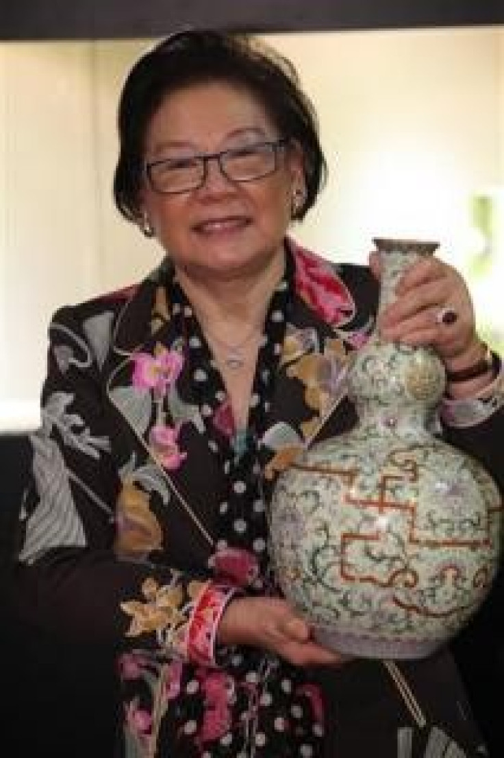 Qing vase smashes world record in glowing China art sales
