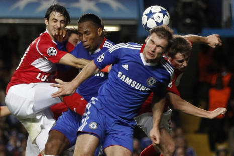 Chelsea's Drogba and Ivanovic challenge Spartak Moscow's Pareja during their Champions League soccer match in London.