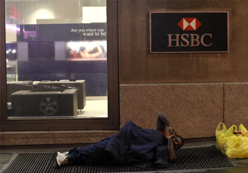HSBC Outage: Customers Unable to Withdraw Cash as Computer Glitch Shuts Down Banking Services
