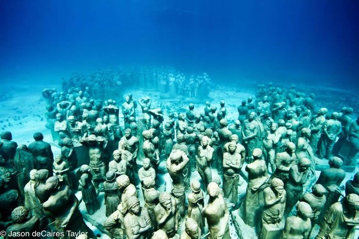 The underwater human reef