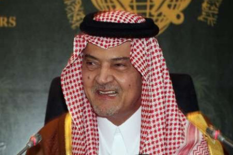 Stocks sink on China, Saudi unrest; euro weakens