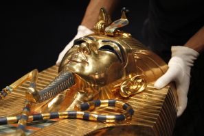 'Tutankhamun, his Tomb and his Treasures' exhibition