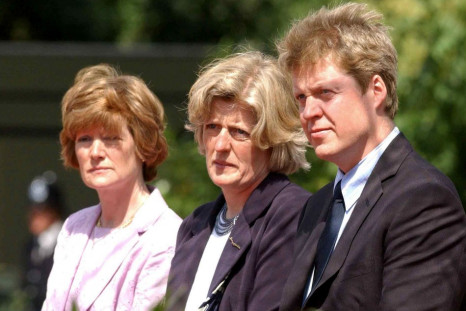 Who is invited to the royal wedding of Prince William and Kate Middleton?