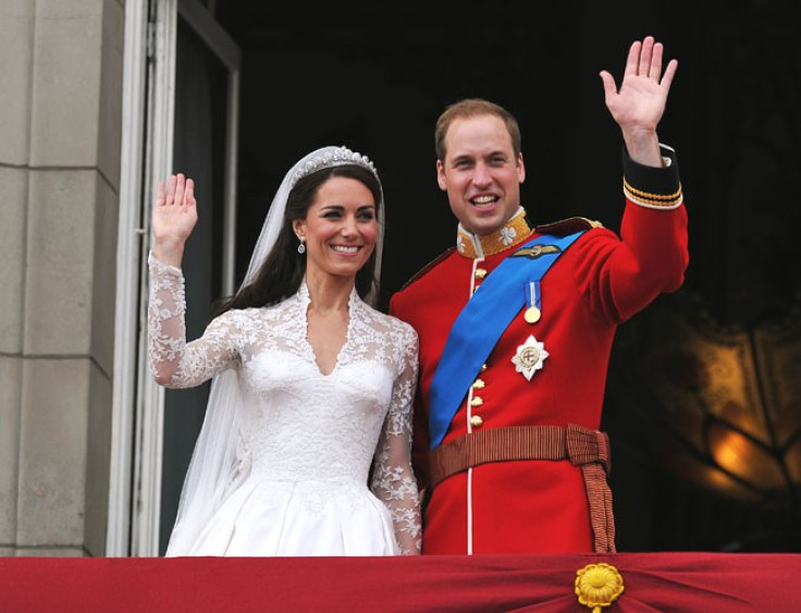 What's the score for Kate's wedding dress?